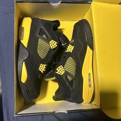 Jordan 4 Thunder 