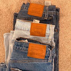 Levi’s-Ribcage straight ankle-size 28