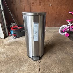 Trash Can 