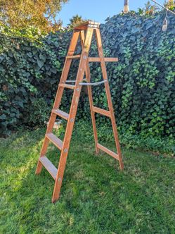 Vintage Wood W-6 Light Duty 6 feet Ladder