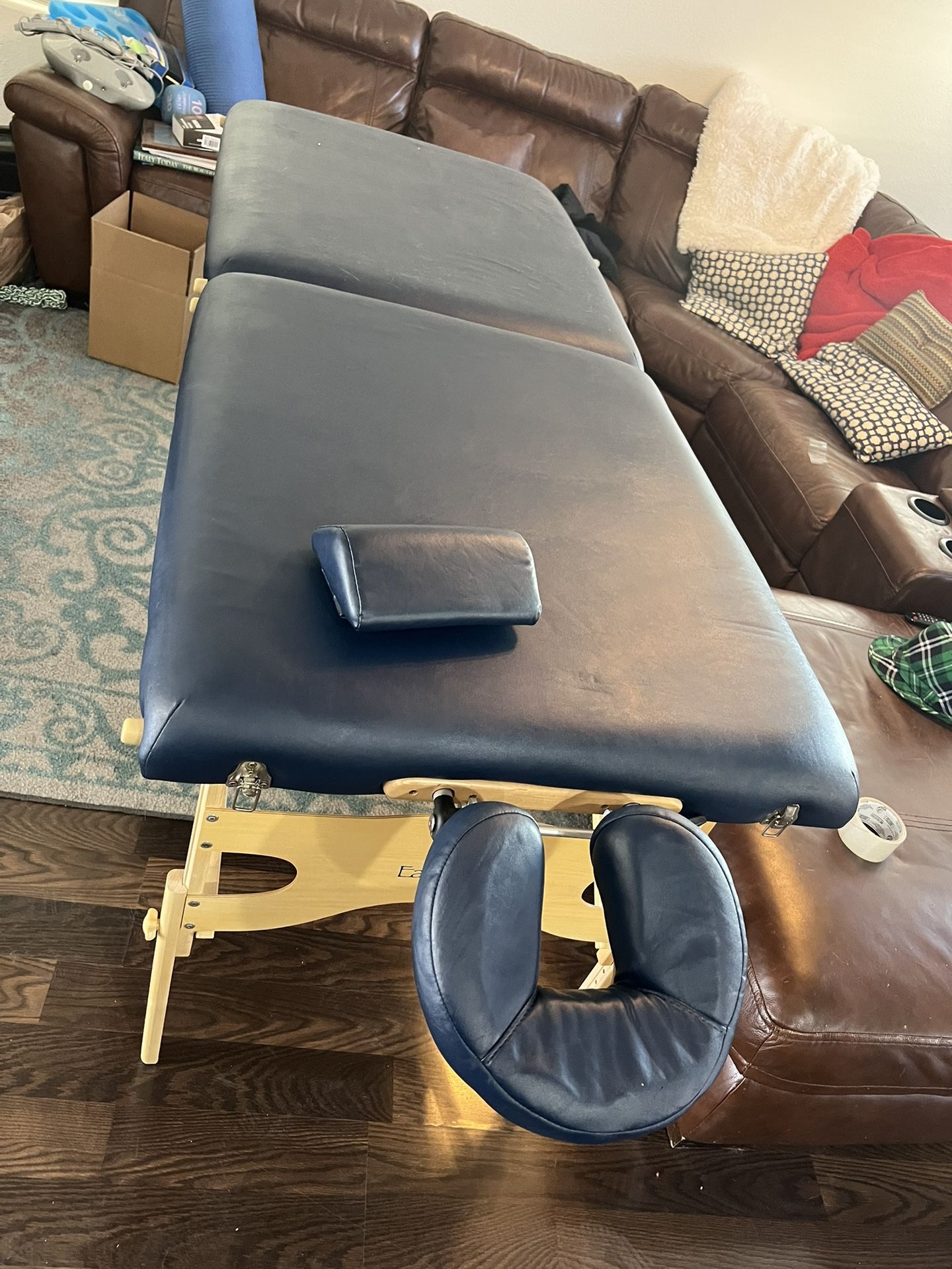 EarthGear Massage Table