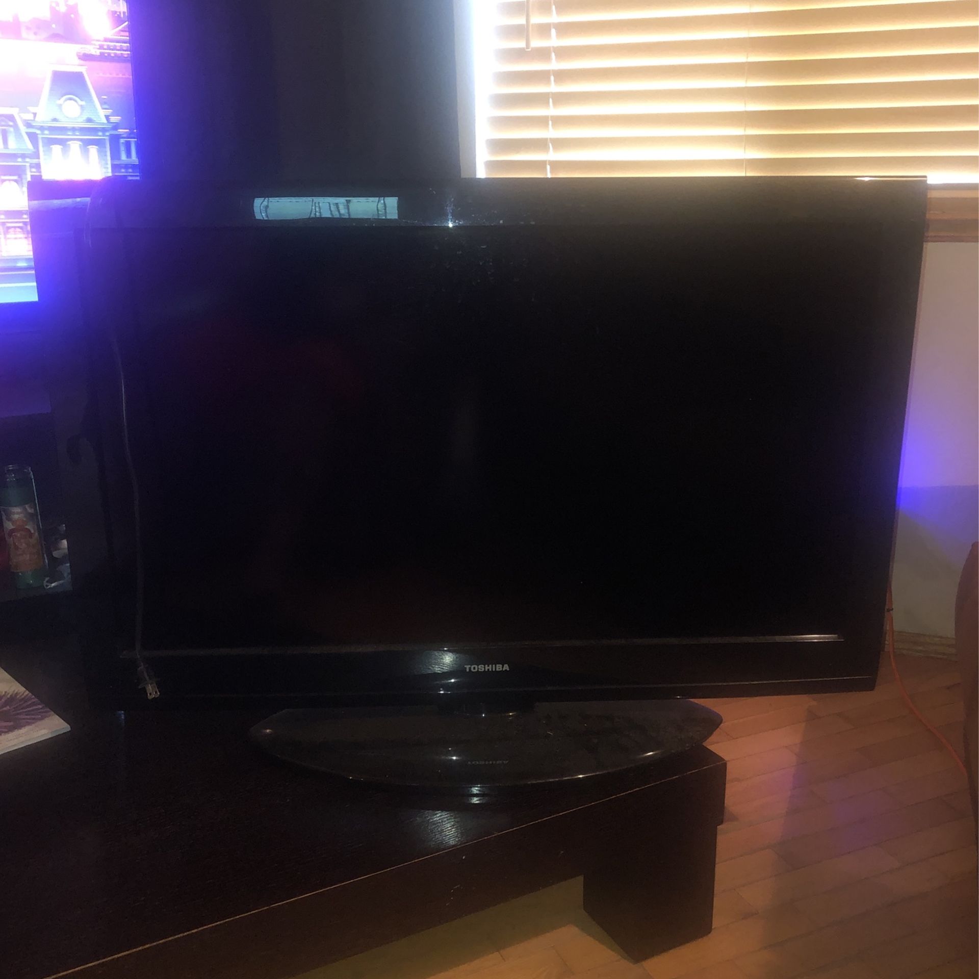 36” Toshiba Tv