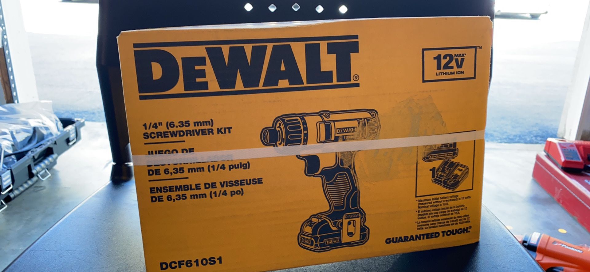 DEWALT 12 Volt Max 1/4 in Cordless Screwdriver (1 Battery Included