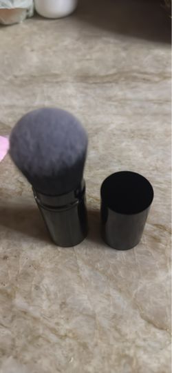 Laura Geller kabuki brush