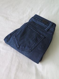 Stylish PAIGE Blue Denim Jean “Verdugo Crop” Size 26