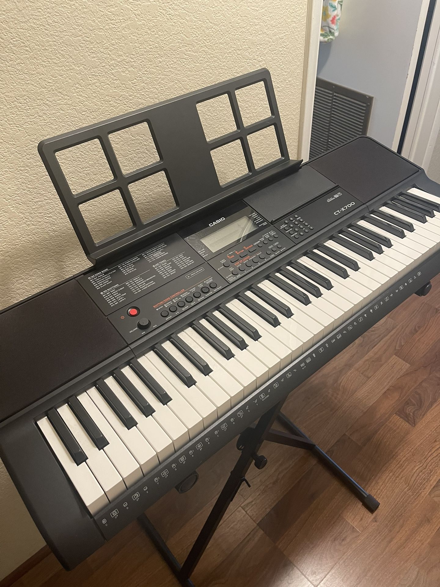 Casio CT-X  700