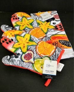 NEW Mainstays Kitchen Towel and Two Mainstays Oven Mitts.