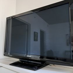 50 Inch Panasonic Plasma TV Compatible with google chromecast or Roku. 