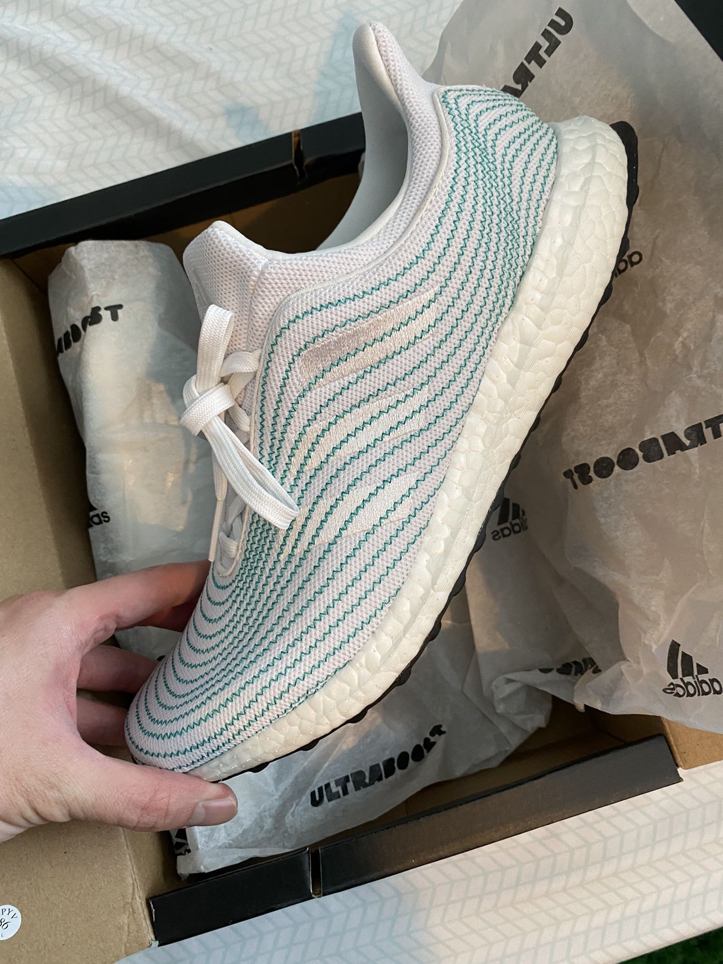 Adidas Parley UltraBoost (US10)