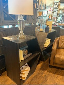 CONSOLE TABLE