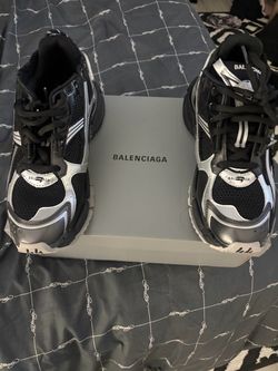 Balenciaga runners 44