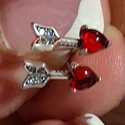 Pandora Authentic Timeless Brand New Murano Glass Arrow Heart Stud Earrings 