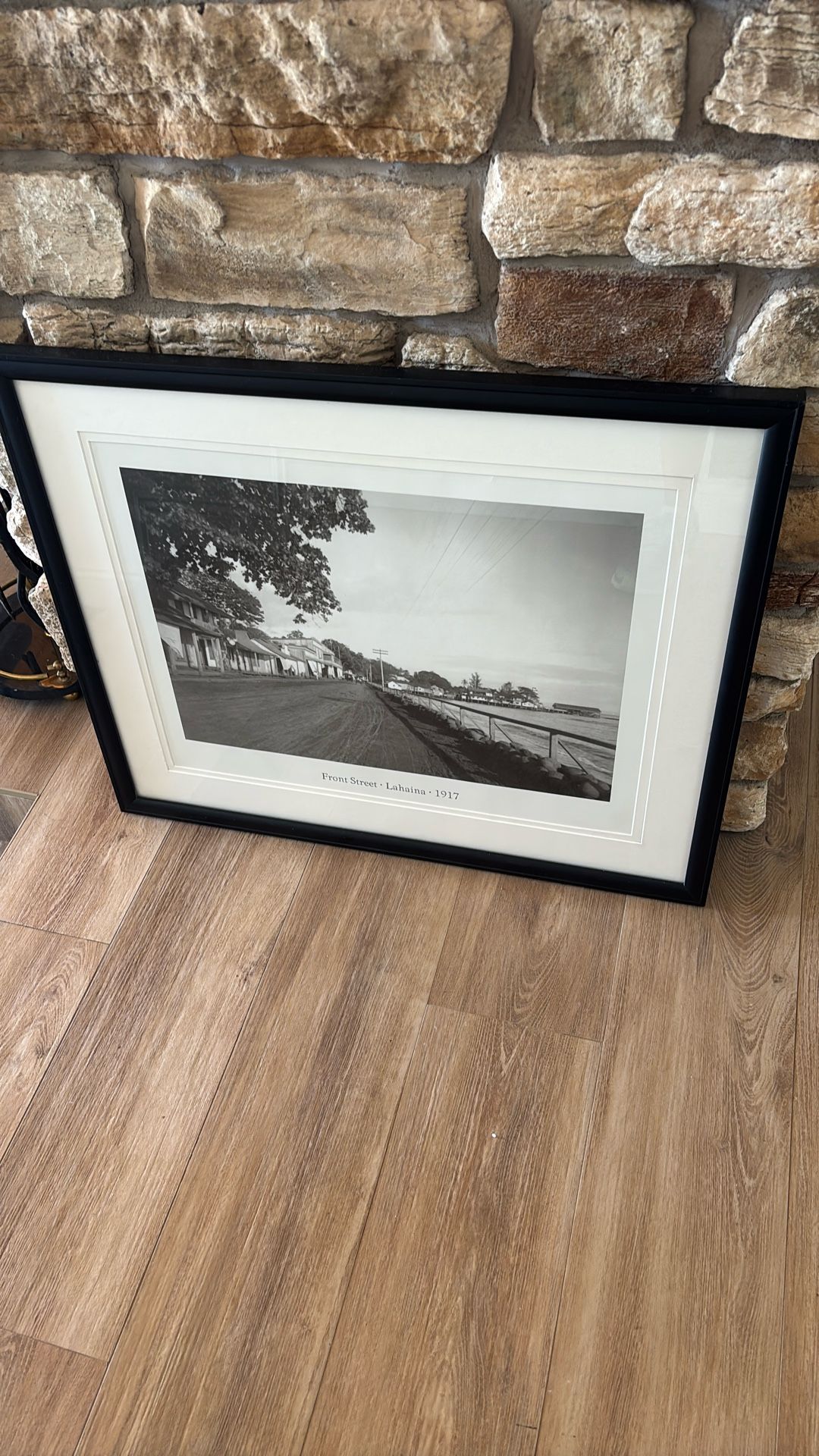 LAHAINA 1917 BLACK AND WHITE