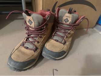 Worn Columbia Hiking Shoes 8.5W
