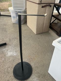 Black toilet paper holder