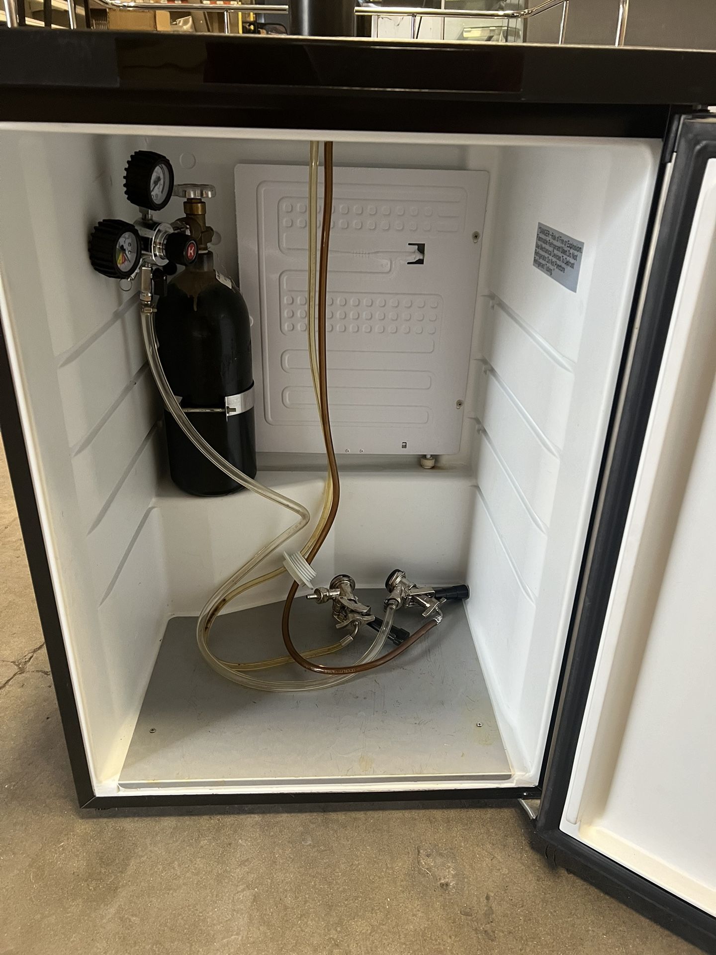 Insignia 5.6 Cu. Ft. 2Tap Beverage Cooler Kegerator Stainless Steel