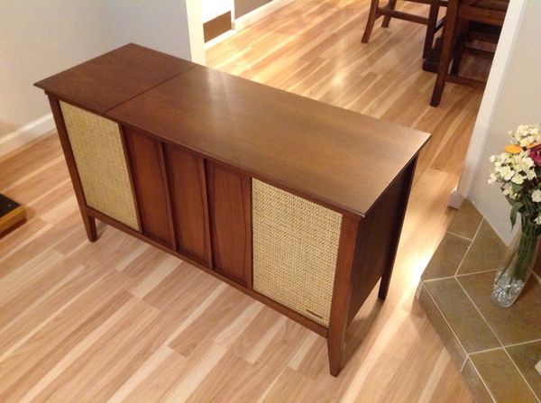 Mid Century Modern Vintage Zenith Console Stereo For Sale In
