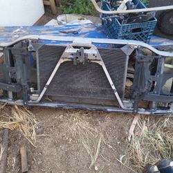 Soporte De Radiador Chevy Silverado 1500--99 A 2006 