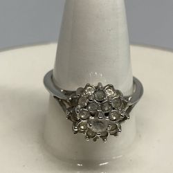 Vintage 18 KHGE Beautiful Flower Cluster Cocktail Rhinestone Ring