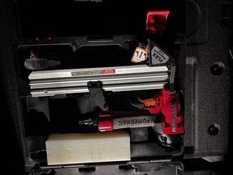 Pneumatic nailer