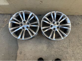 4 Stock Chrysler rims 18