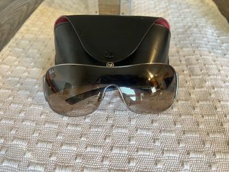 Men’s Raybans sunglasses