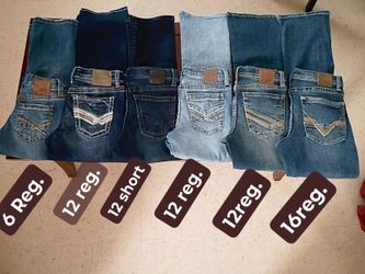 Pantalón de niño y hombre diferentes medidas. Talla y precio está en las fotos. Me ubico en mission es solo para levantar.