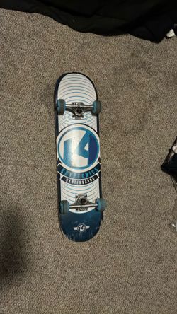 Kryptonics POP Blue Rays Skateboard (complete with metal trucks)