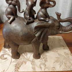 Poly-resin Elephants Statue 16½" Long Mint
