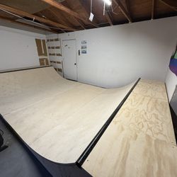 Micro Mini Garage Skate Ramp 