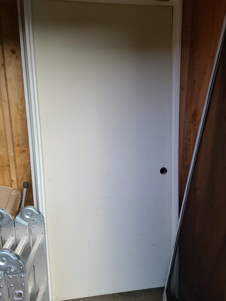 Three 36 Inch Interior Doors Free In Auburn  By 37th Se And A Street 