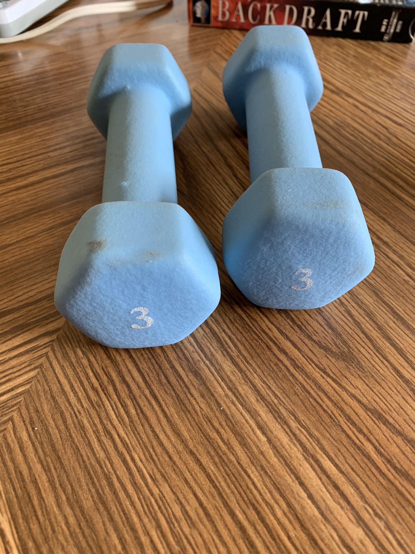 3 pounds handweights