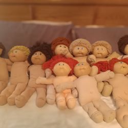 LOT OF 10 USED CABBAGE PATCH DOLLS $25 TAKES ALL!!!