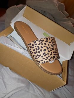 Brand New 💗SANDALS💗
