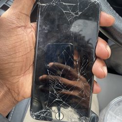 Broken iPhone 7 Plus