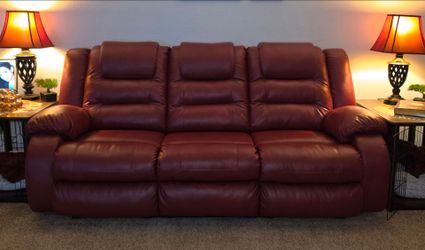 Vacherie Manual Reclining Sofa by Ashley Furniture