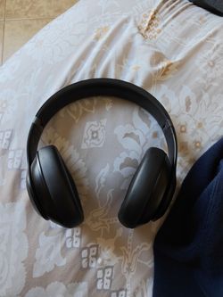 Apple Beats Studio Pros