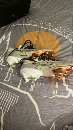 Football cleats 9 1/2 in men