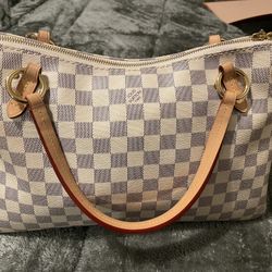 Authentic Louis Vuitton Purse 