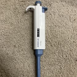 Adjustable Micropipette 10–100 µL (Worner Lab)