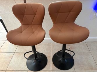 Never used stools but amazing color, small black mark on one that can be taken off.