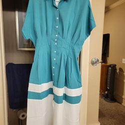 BRAND NEW/ NEVER WORN /  GREEN & WHITE DRESS / SIZE LARGE