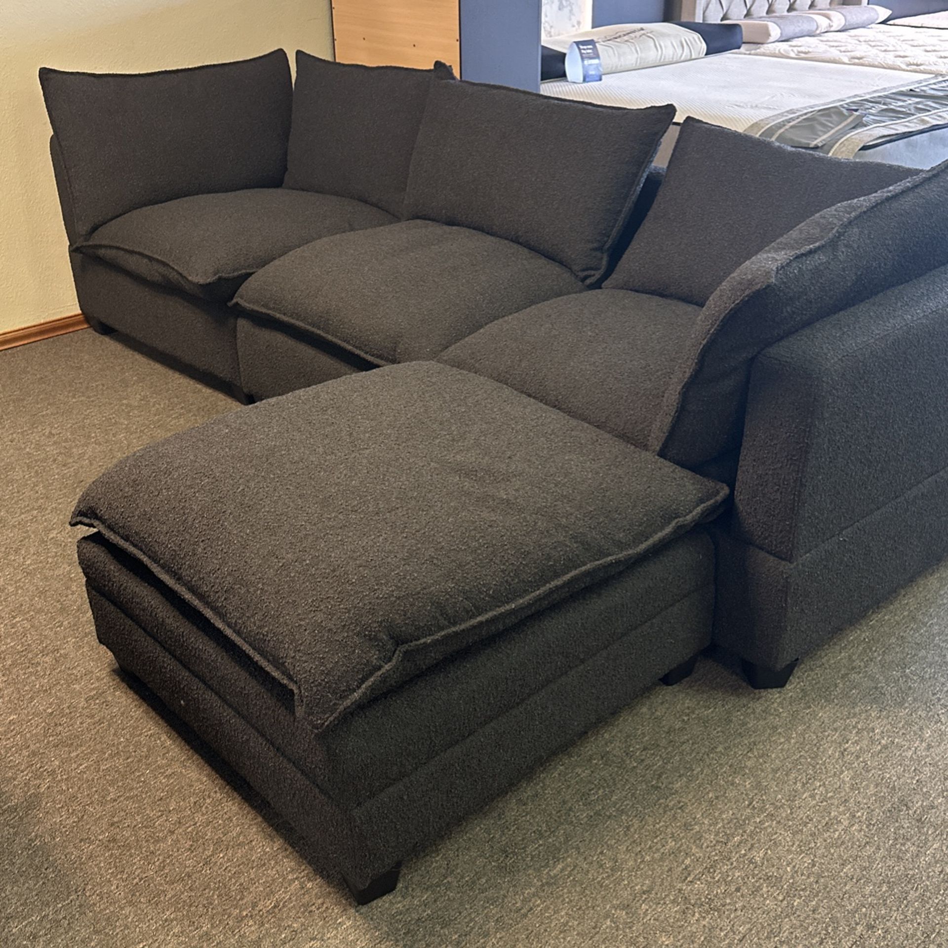 NEW BLACK CLOUD2 Fabric SECTIONAL WITH FREE DELIVERY SPECIAL FINANCING IS AVAILABLE 