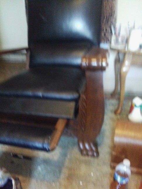 Antique Recliner 1920s