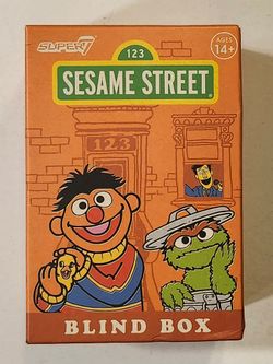 SUPER 7 REACTION FIGURES. SESAME STREET BLIND BOX.
