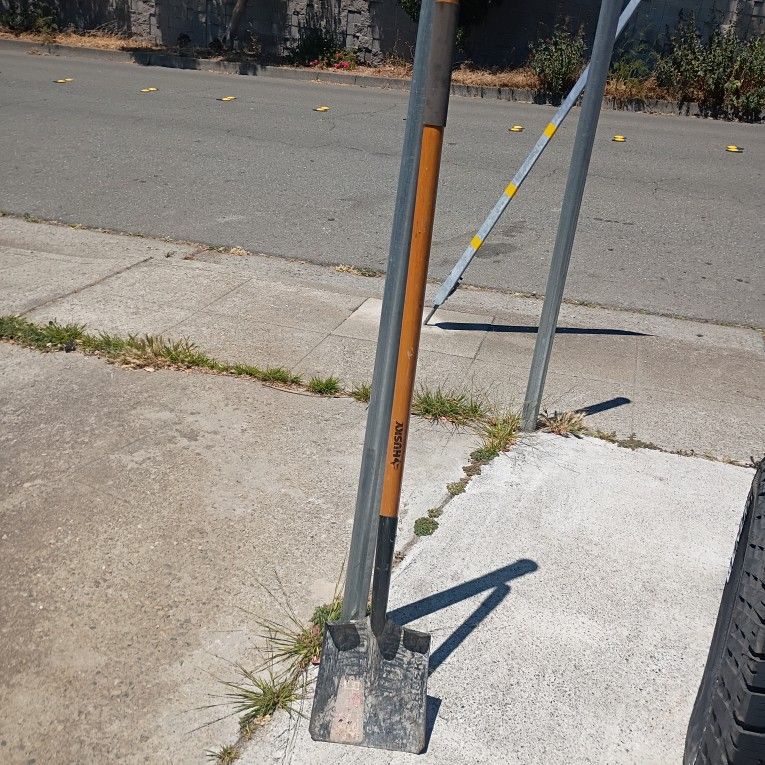 Husky Shovel 
