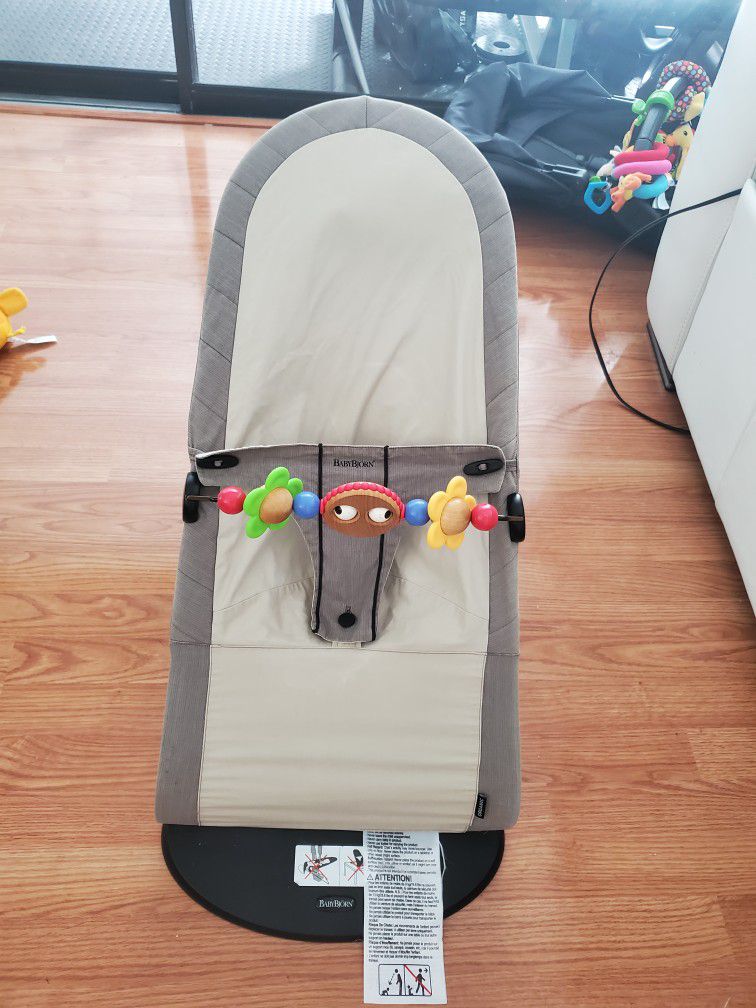 Babybjorn Bouncer With Wooden Toy Bar
