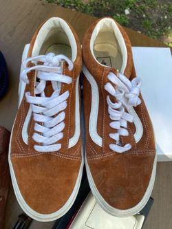 Old Skool sneakers in a brown suede colorway. $30 man sz 9 & wo’s sz10.5
