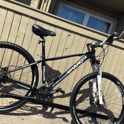 Bike 29” HARO, Hidraulic Diskes, Front Shox Suspension Lock And Unlock , Has Odometer,Air Pump…