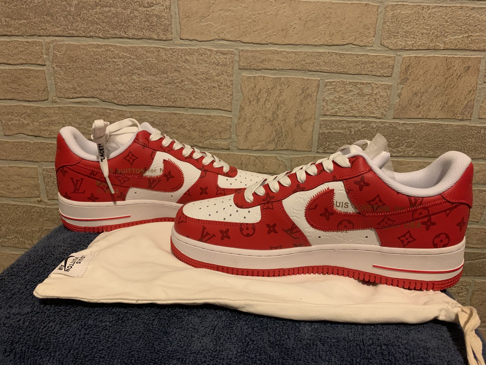 BRAND NEW Louis Vuitton Nike Air Force 1 Low by Virgil Abloh white/red Size 10 US